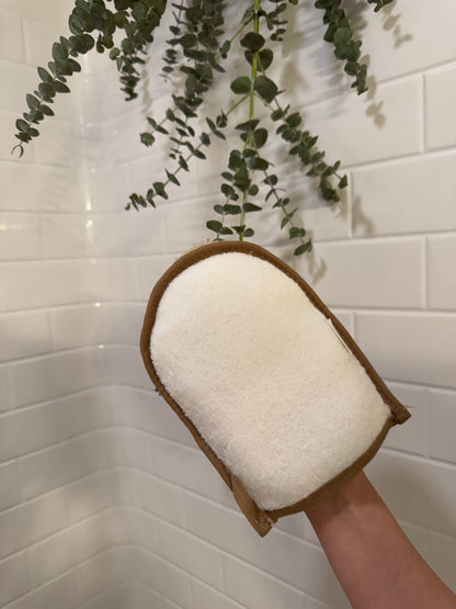 Natural loofah glove shower